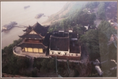 Wuhan-templeOverlooking-the-Yangtse